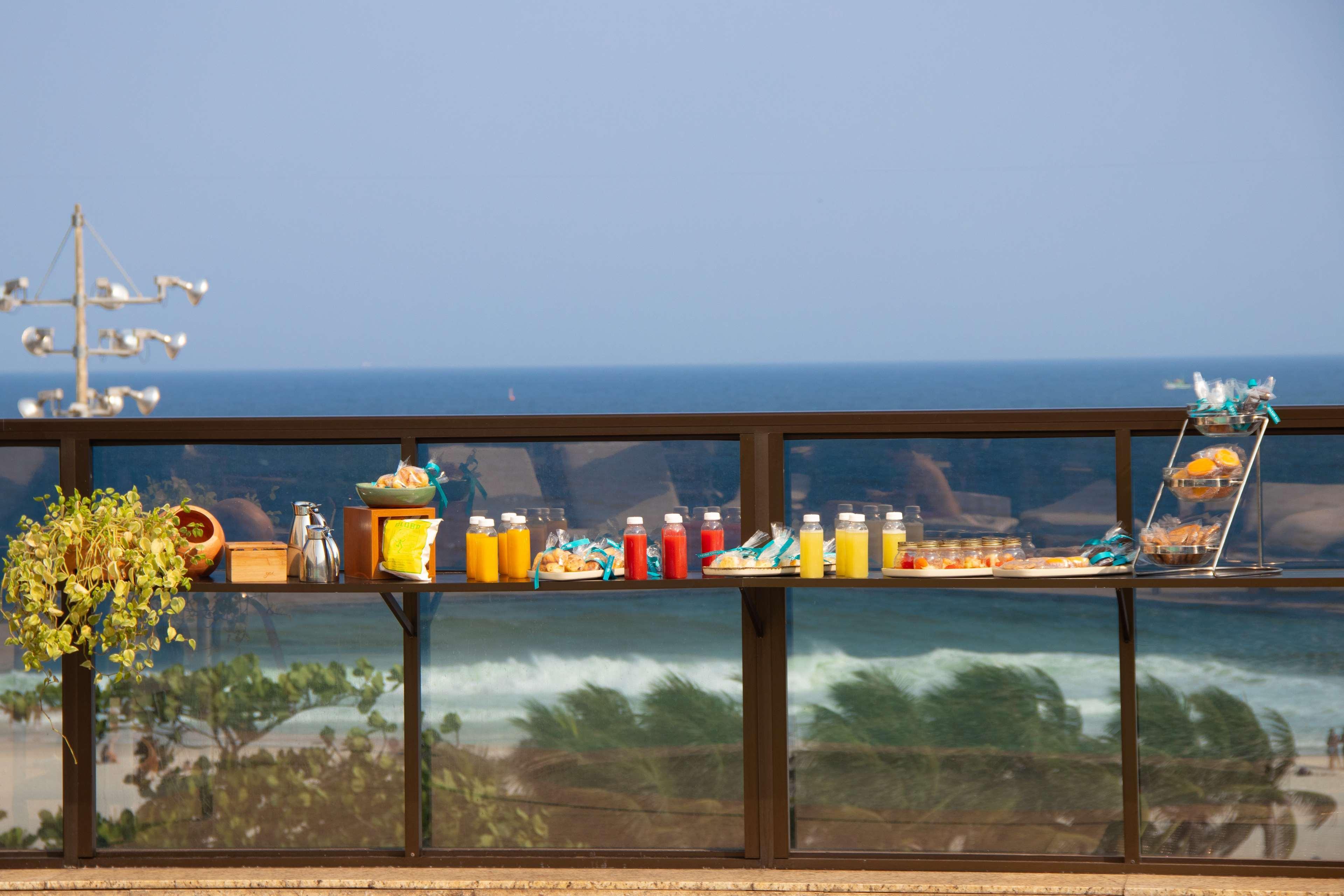 里约热内卢科帕卡巴纳希尔顿酒店 外观 照片 A view of the sea from the hotel